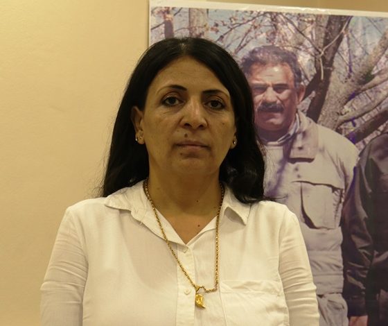 Photo of Hesîna Ehmed: Piştgiriya me ji QSD re beşeke ji parastinê û berxwedanê ye