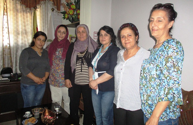 Photo of مكتب علاقات مؤتمر ستار يزور مكتب المرأة في الـ PYD