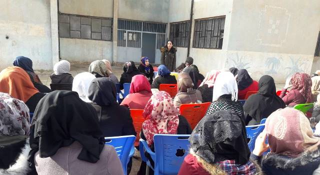 Photo of مجلس المرأة يعقد اجتماعاً موسعاً لتنظيم المرأة في الهول