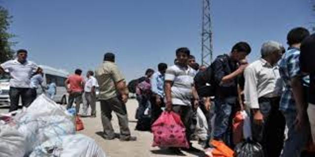 Photo of اردوغان ينقلب ويرّحل 7500 لاجئ سوري إلى إدلب