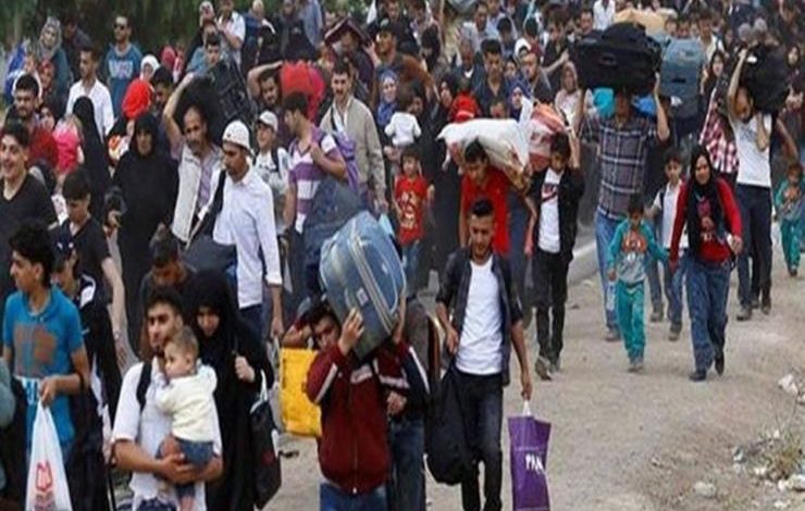 Photo of آلاف المهاجرين تقطعت بهم السبل بينهم سوريين
