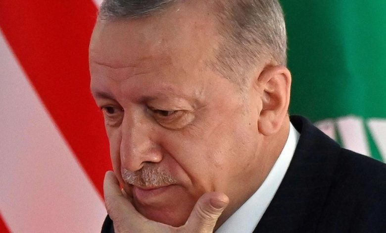 Photo of صُحف إسرائيلية تُلمح إلى معاناة أردوغان من مشاكل في القلب